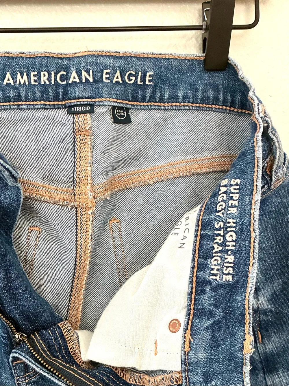 American Eagle Super High Rise Baggy Straight Jeans Women’s 10 Distressed - Picture 3 of 5